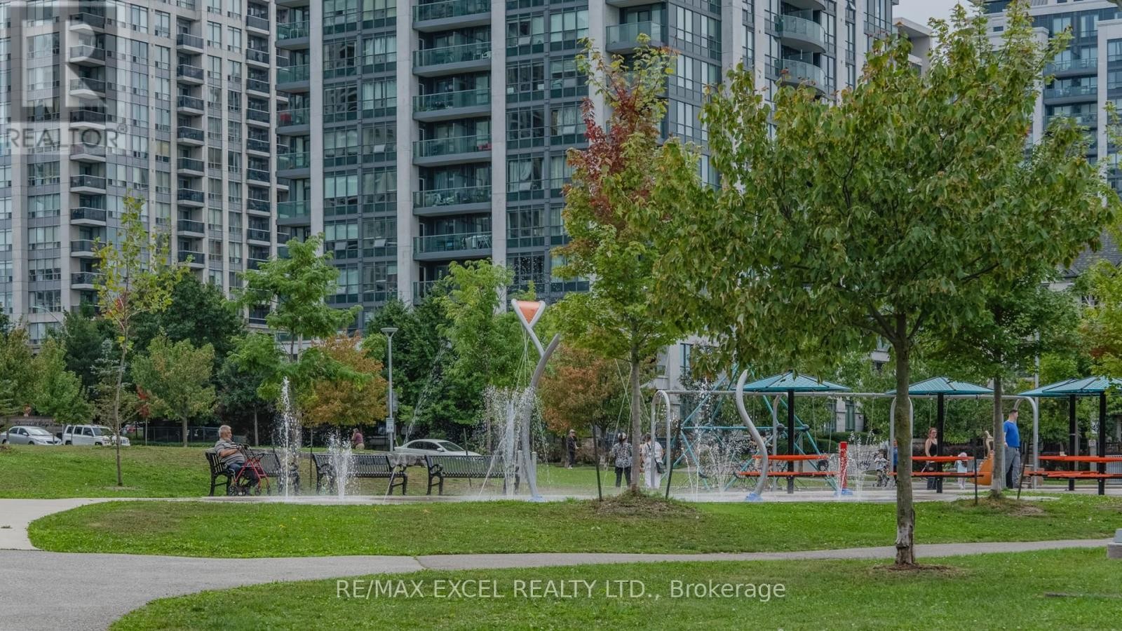 












802 - 8 BEVERLEY GLEN BOULEVARD

,
Vaughan (Beverley Glen),




Ontario
L4J0L5

