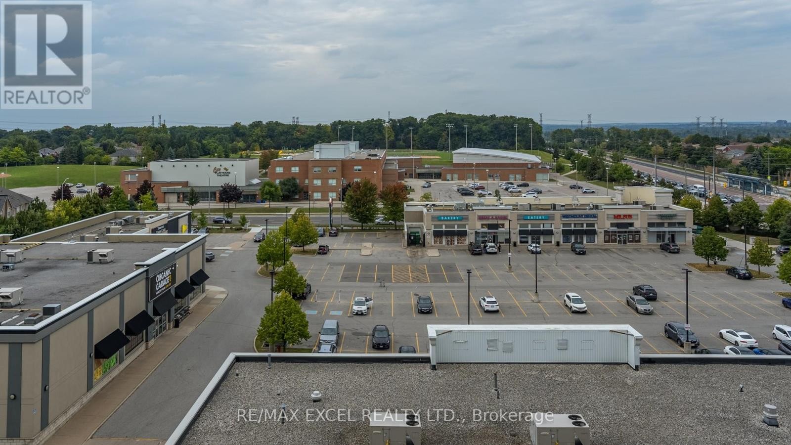 












802 - 8 BEVERLEY GLEN BOULEVARD

,
Vaughan (Beverley Glen),




Ontario
L4J0L5


