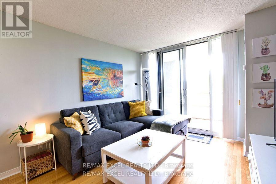 












410 - 19 NORTHERN HEIGHTS DRIVE

,
Richmond Hill (Langstaff),




Ontario
L4S4M4

