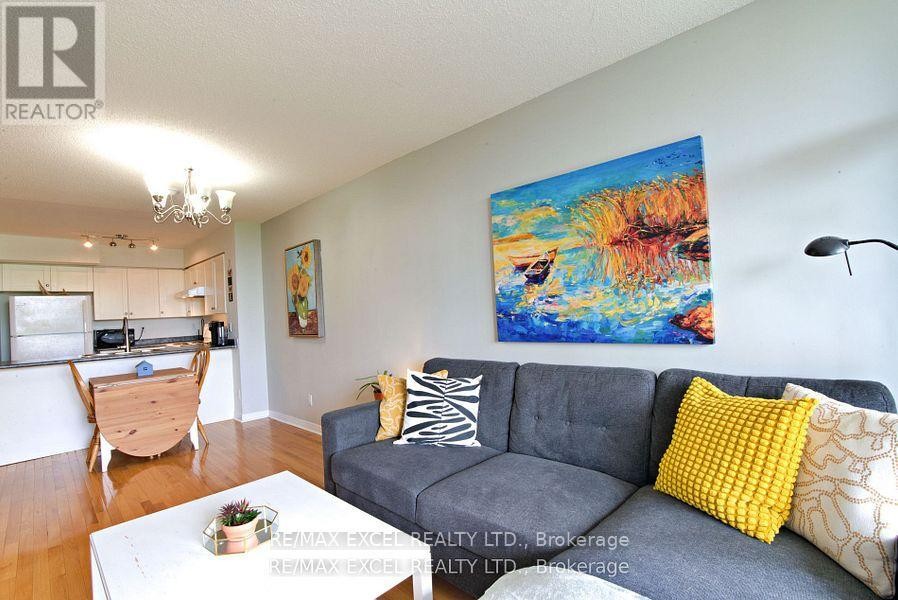












410 - 19 NORTHERN HEIGHTS DRIVE

,
Richmond Hill (Langstaff),




Ontario
L4S4M4


