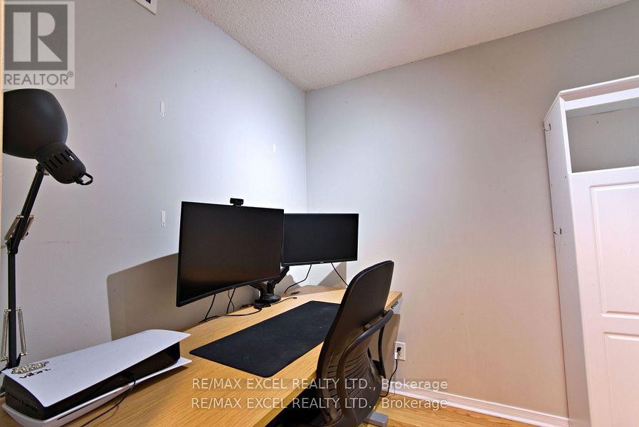 












410 - 19 NORTHERN HEIGHTS DRIVE

,
Richmond Hill (Langstaff),




Ontario
L4S4M4

