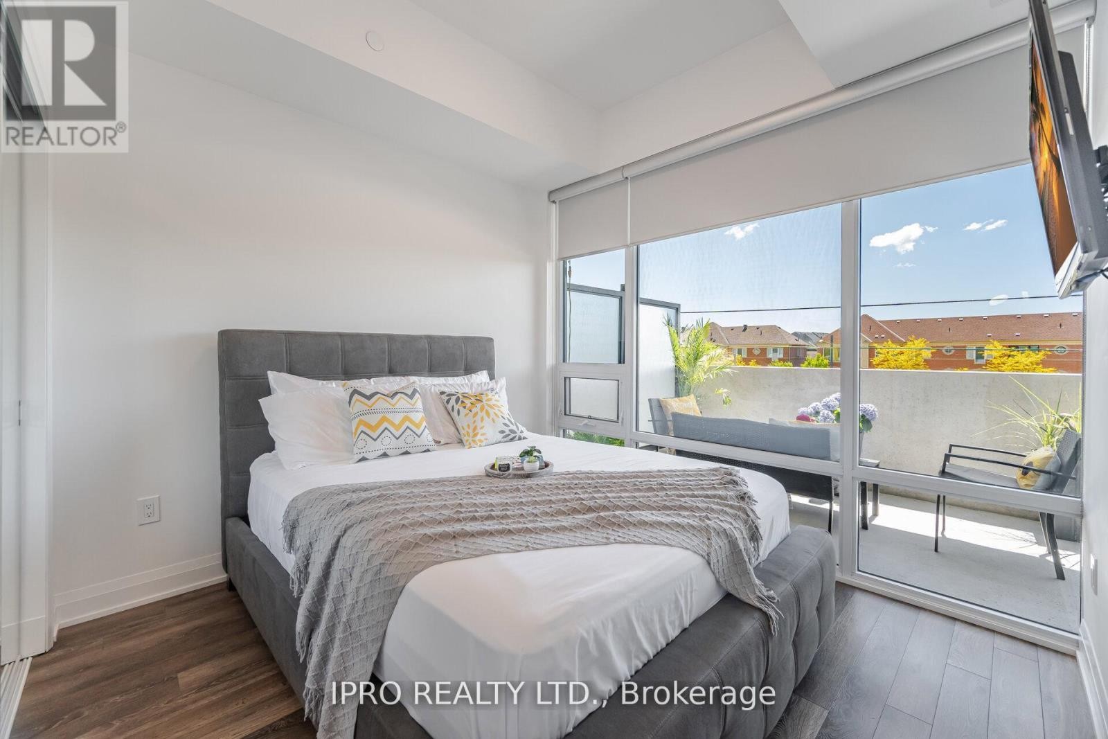 












UNIT #327 - 4800 HIGHWAY #7 ROAD

,
Vaughan (East Woodbridge),




Ontario
L4L1H8

