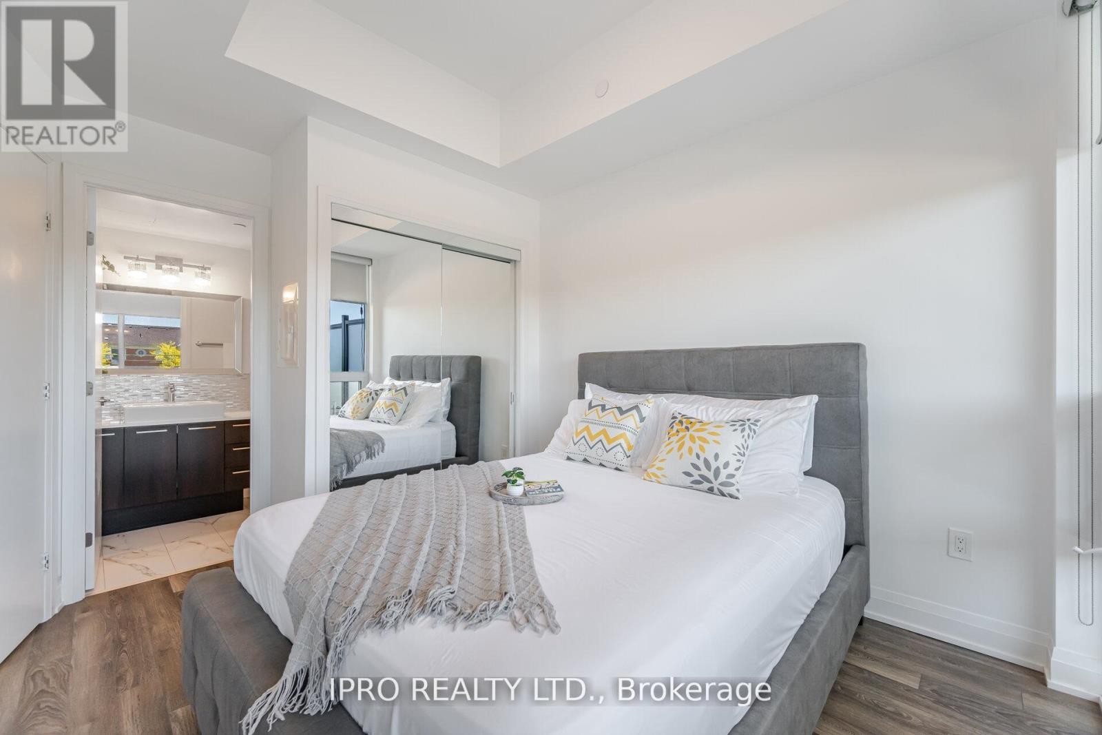 












UNIT #327 - 4800 HIGHWAY #7 ROAD

,
Vaughan (East Woodbridge),




Ontario
L4L1H8

