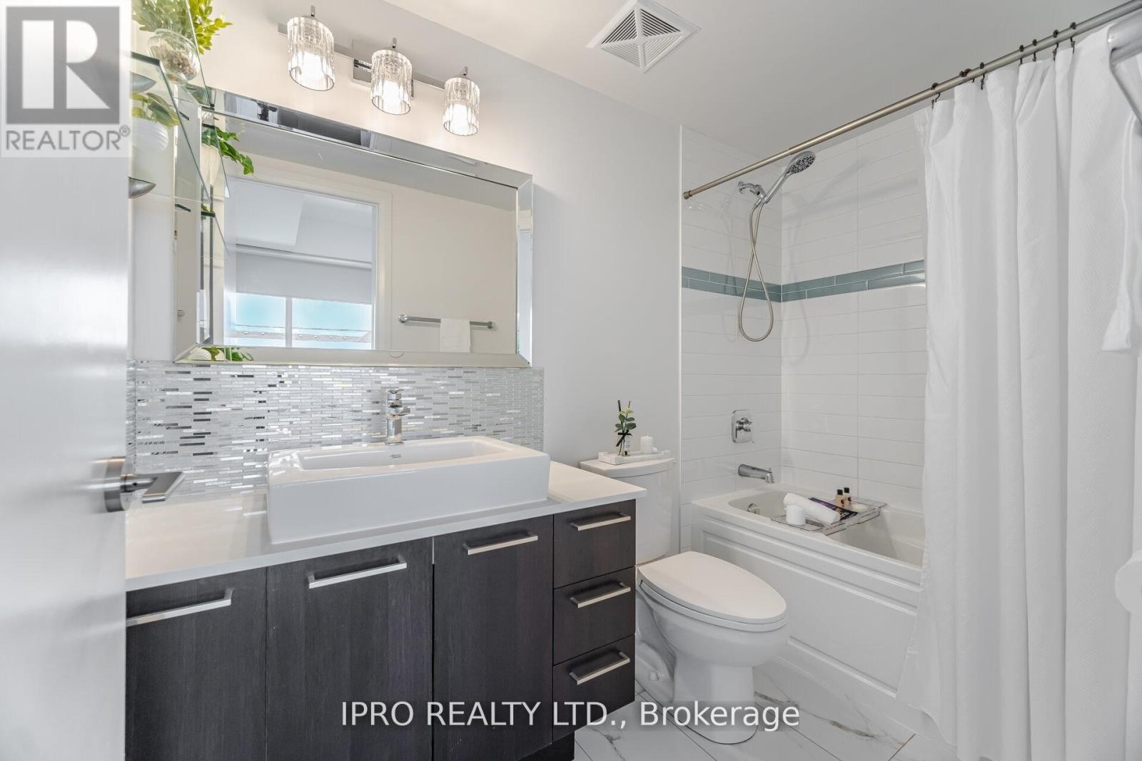 












UNIT #327 - 4800 HIGHWAY #7 ROAD

,
Vaughan (East Woodbridge),




Ontario
L4L1H8

