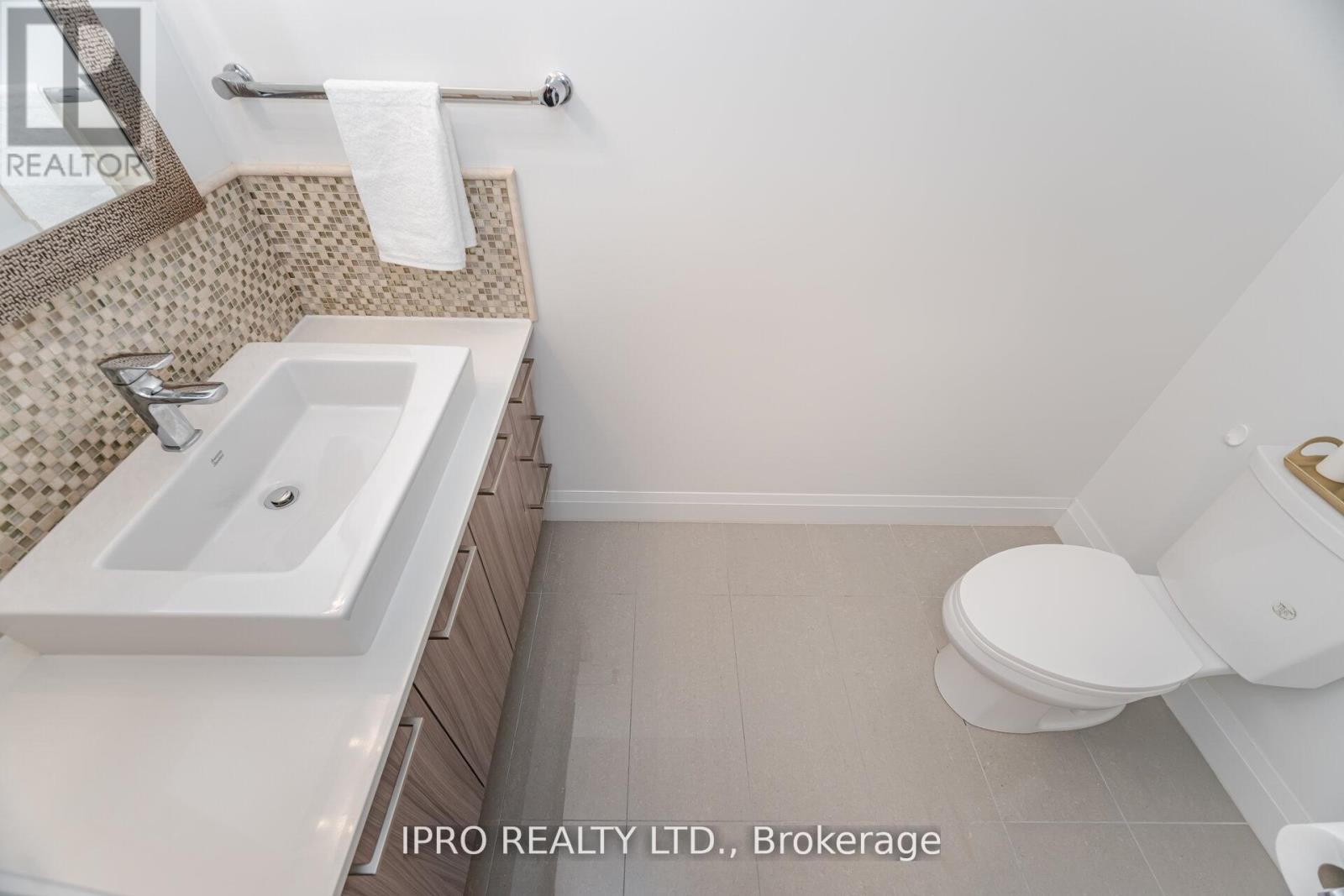 












UNIT #327 - 4800 HIGHWAY #7 ROAD

,
Vaughan (East Woodbridge),




Ontario
L4L1H8

