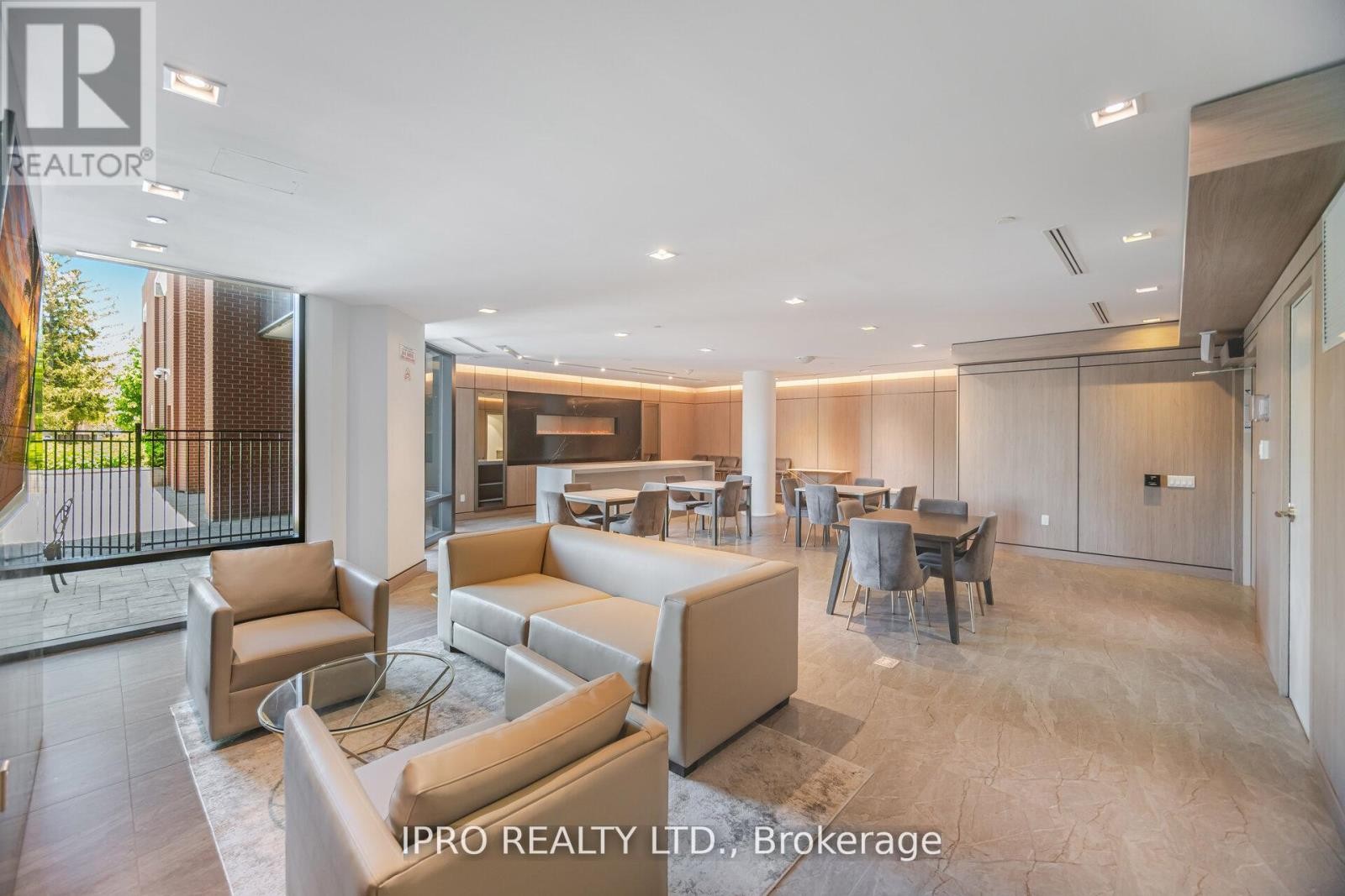 












UNIT #327 - 4800 HIGHWAY #7 ROAD

,
Vaughan (East Woodbridge),




Ontario
L4L1H8

