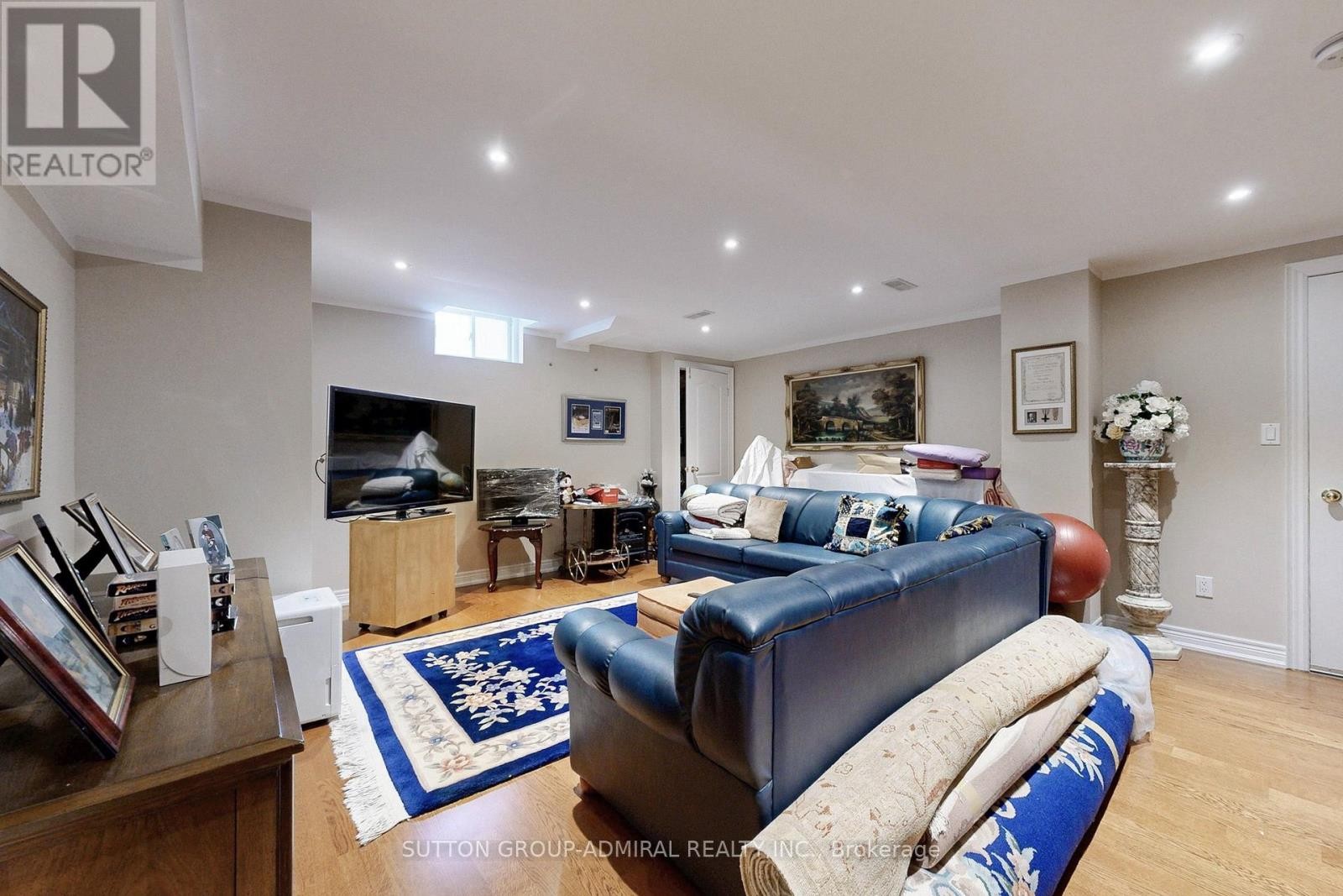 












25 LITTLE NATALIE COURT

,
Vaughan (Patterson),




Ontario
L6A0J2

