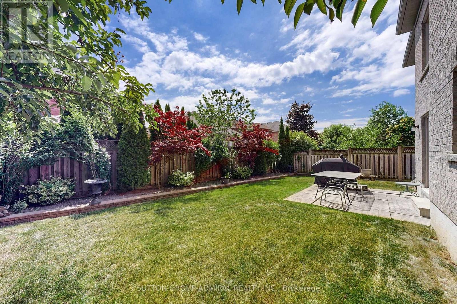 












25 LITTLE NATALIE COURT

,
Vaughan (Patterson),




Ontario
L6A0J2

