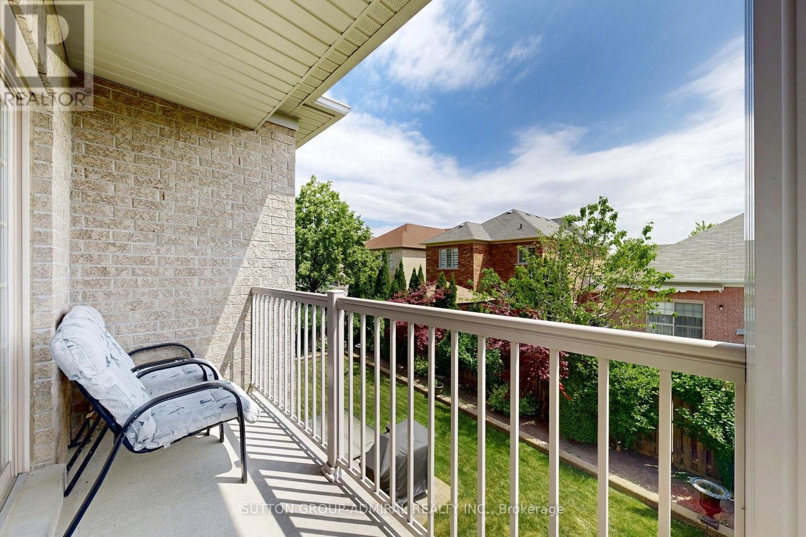 












25 LITTLE NATALIE COURT

,
Vaughan (Patterson),




Ontario
L6A0J2

