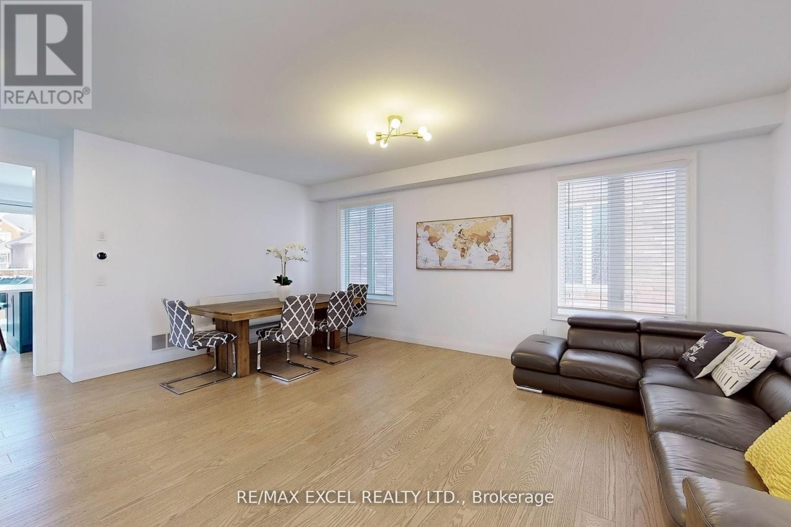 












12 JERICHO AVENUE

,
Georgina (Keswick South),




Ontario
L4P4E5

