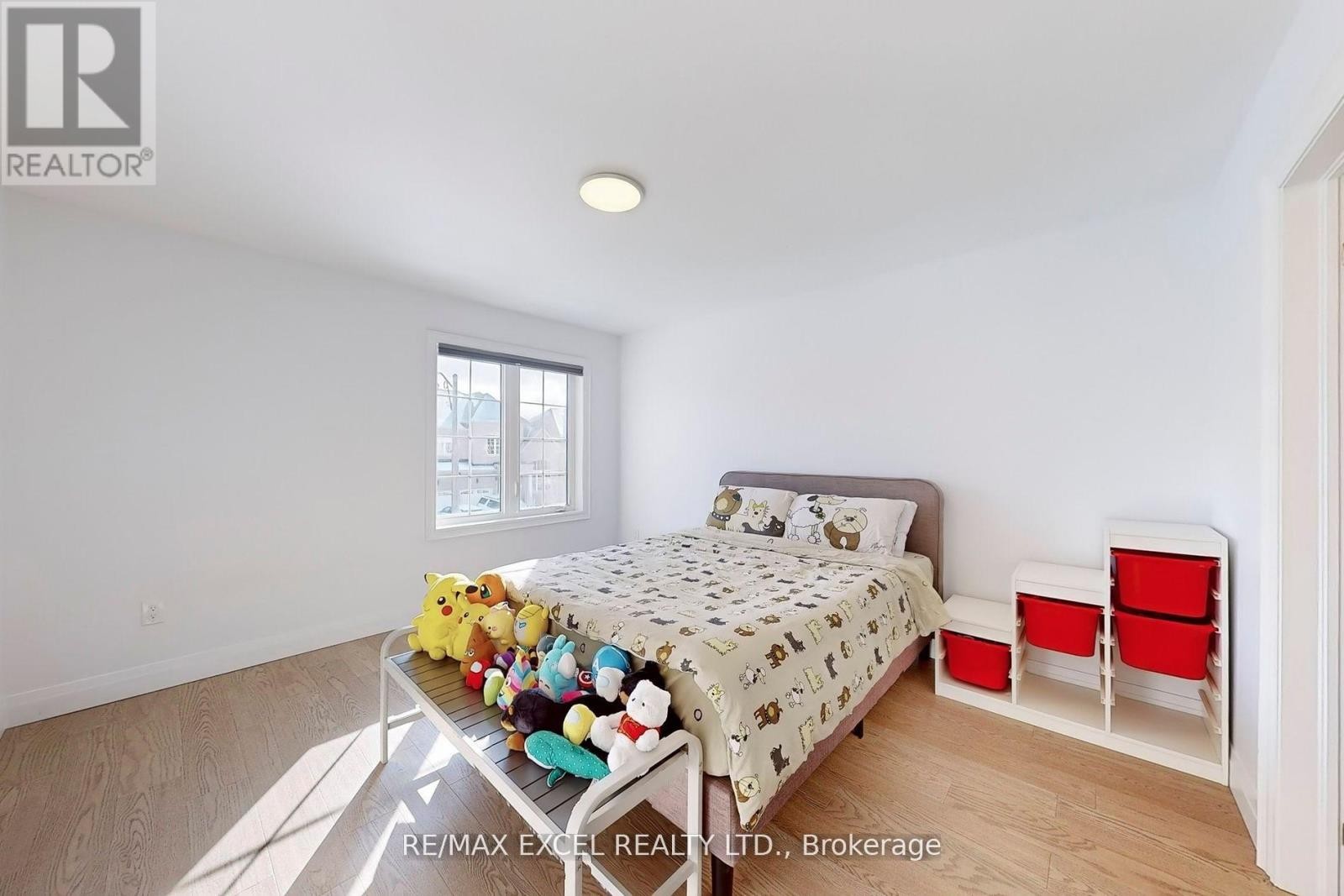 












12 JERICHO AVENUE

,
Georgina (Keswick South),




Ontario
L4P4E5

