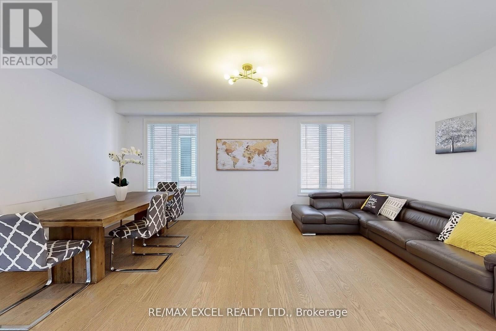 












12 JERICHO AVENUE

,
Georgina (Keswick South),




Ontario
L4P4E5


