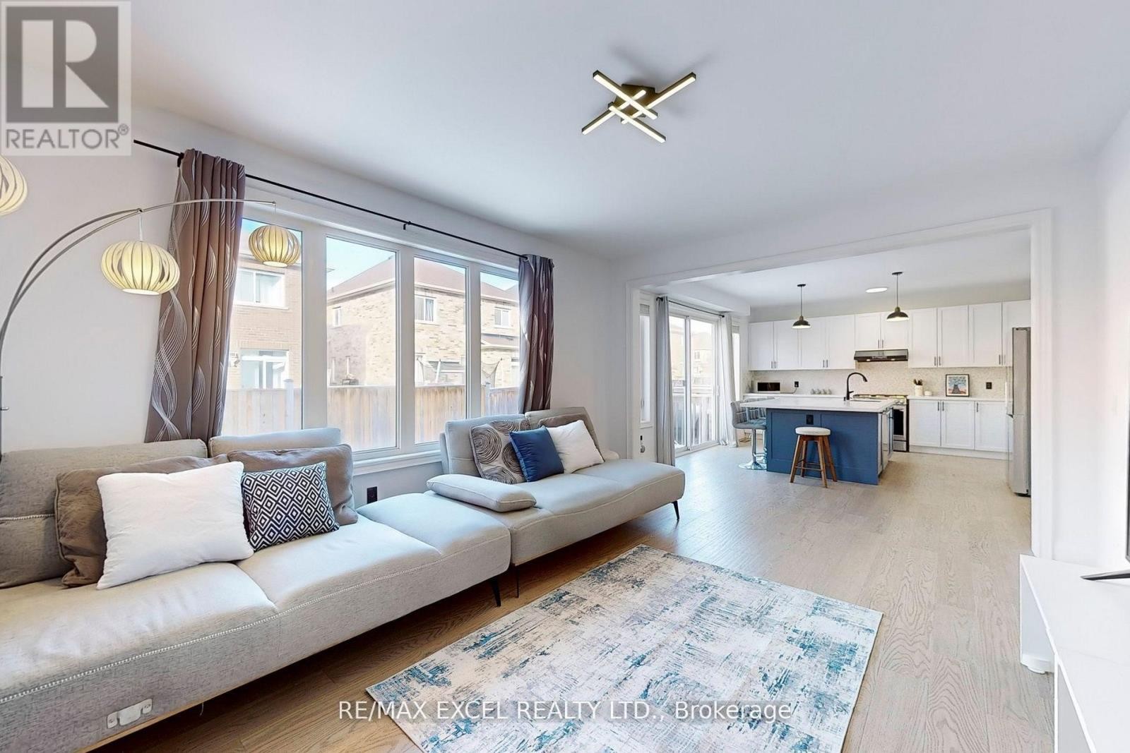 












12 JERICHO AVENUE

,
Georgina (Keswick South),




Ontario
L4P4E5

