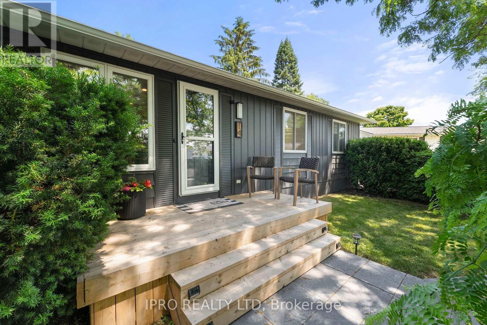 












14 GREENAWAY STREET

,
New Tecumseth (Tottenham),




Ontario
L0G1W0


