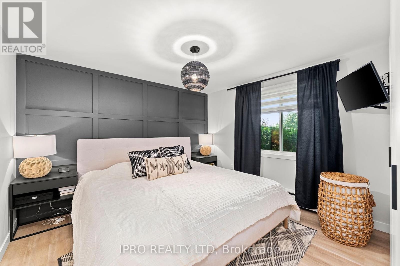 












14 GREENAWAY STREET

,
New Tecumseth (Tottenham),




Ontario
L0G1W0

