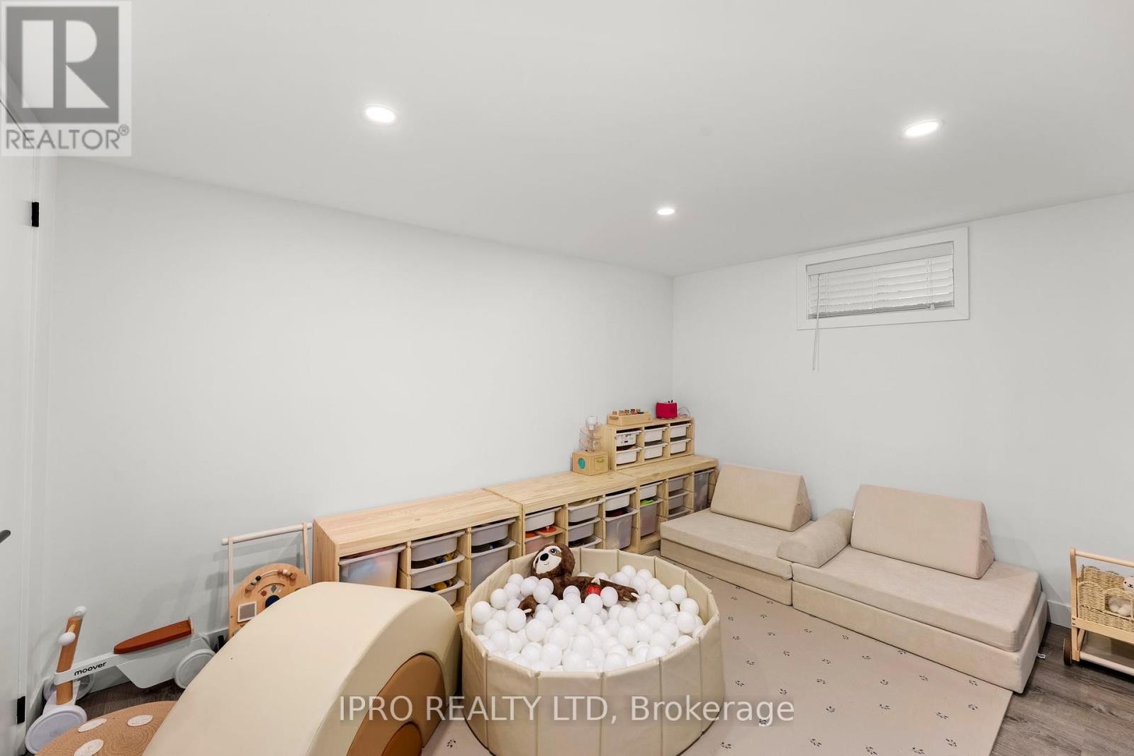 












14 GREENAWAY STREET

,
New Tecumseth (Tottenham),




Ontario
L0G1W0

