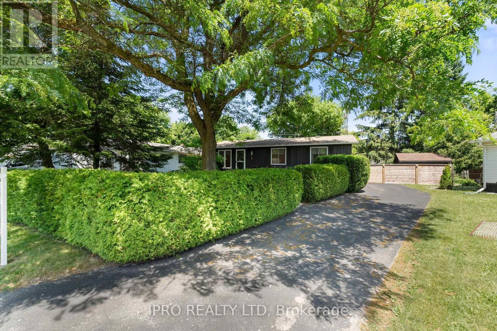 












14 GREENAWAY STREET

,
New Tecumseth (Tottenham),




Ontario
L0G1W0

