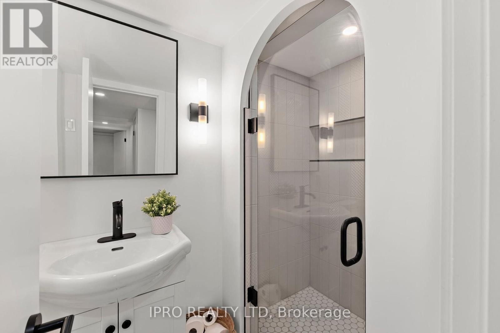 












14 GREENAWAY STREET

,
New Tecumseth (Tottenham),




Ontario
L0G1W0

