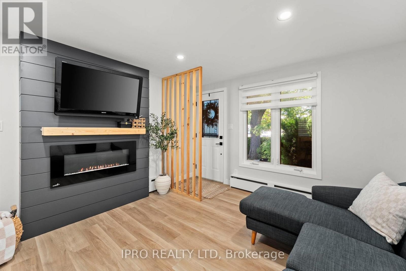 












14 GREENAWAY STREET

,
New Tecumseth (Tottenham),




Ontario
L0G1W0

