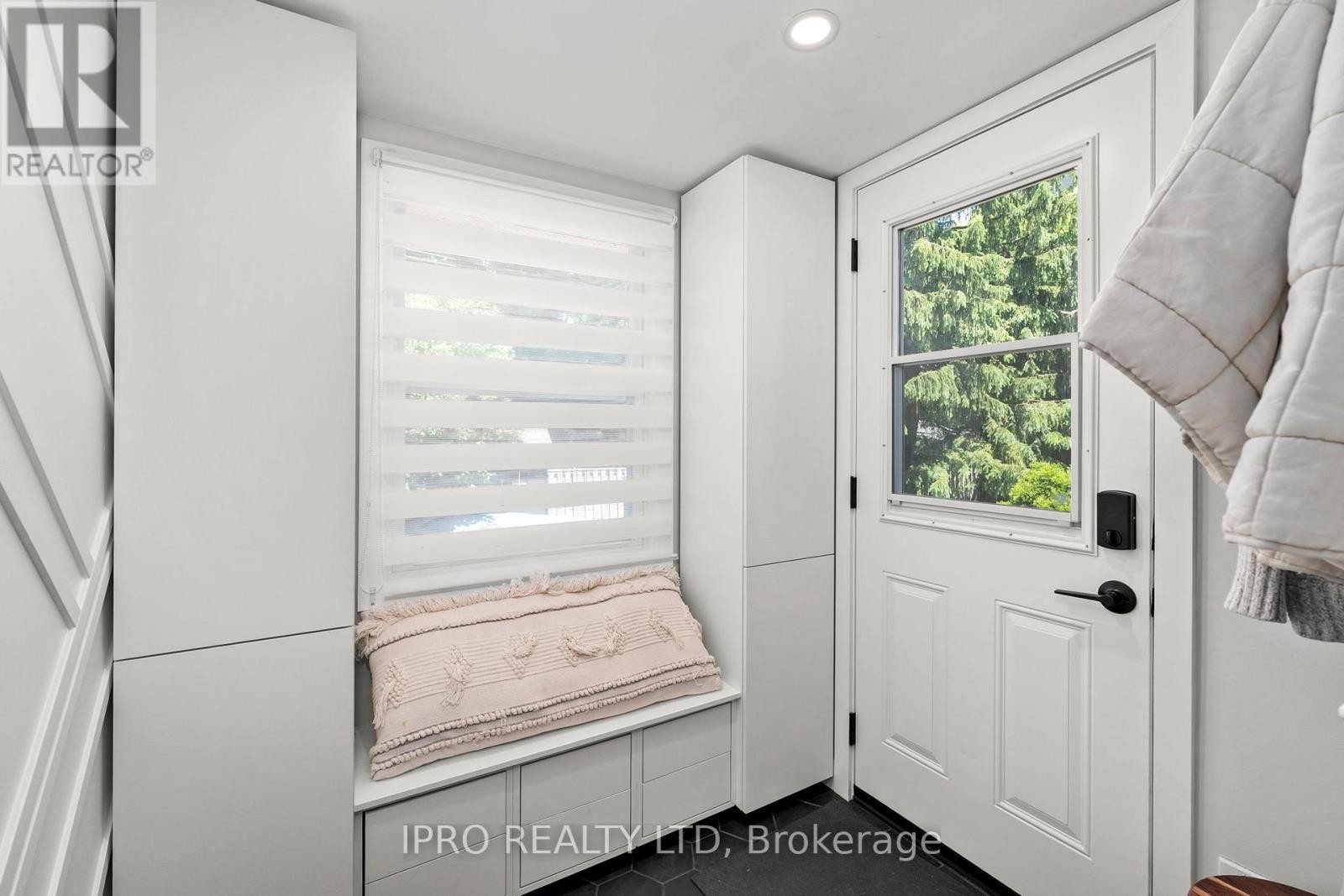 












14 GREENAWAY STREET

,
New Tecumseth (Tottenham),




Ontario
L0G1W0

