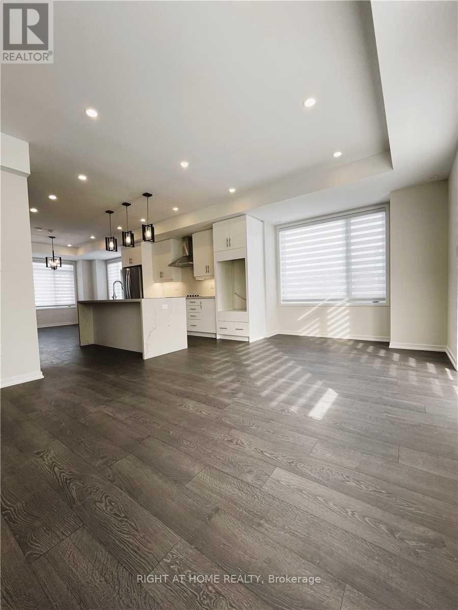 












125 CRIMSON FOREST DRIVE

,
Vaughan (Patterson),




Ontario
L6A5C4


