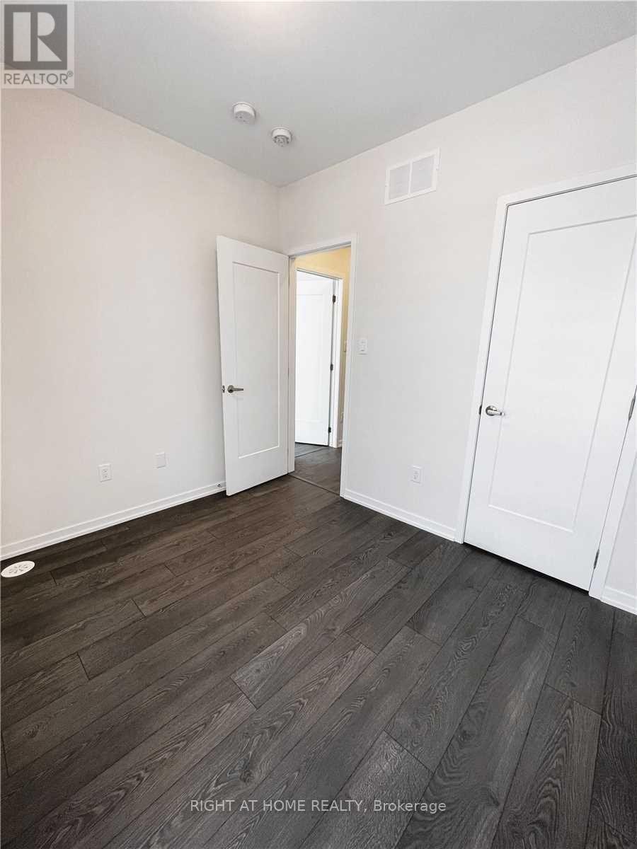 












125 CRIMSON FOREST DRIVE

,
Vaughan (Patterson),




Ontario
L6A5C4

