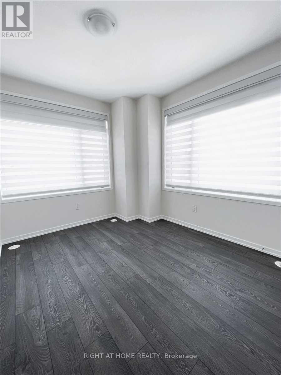 












125 CRIMSON FOREST DRIVE

,
Vaughan (Patterson),




Ontario
L6A5C4

