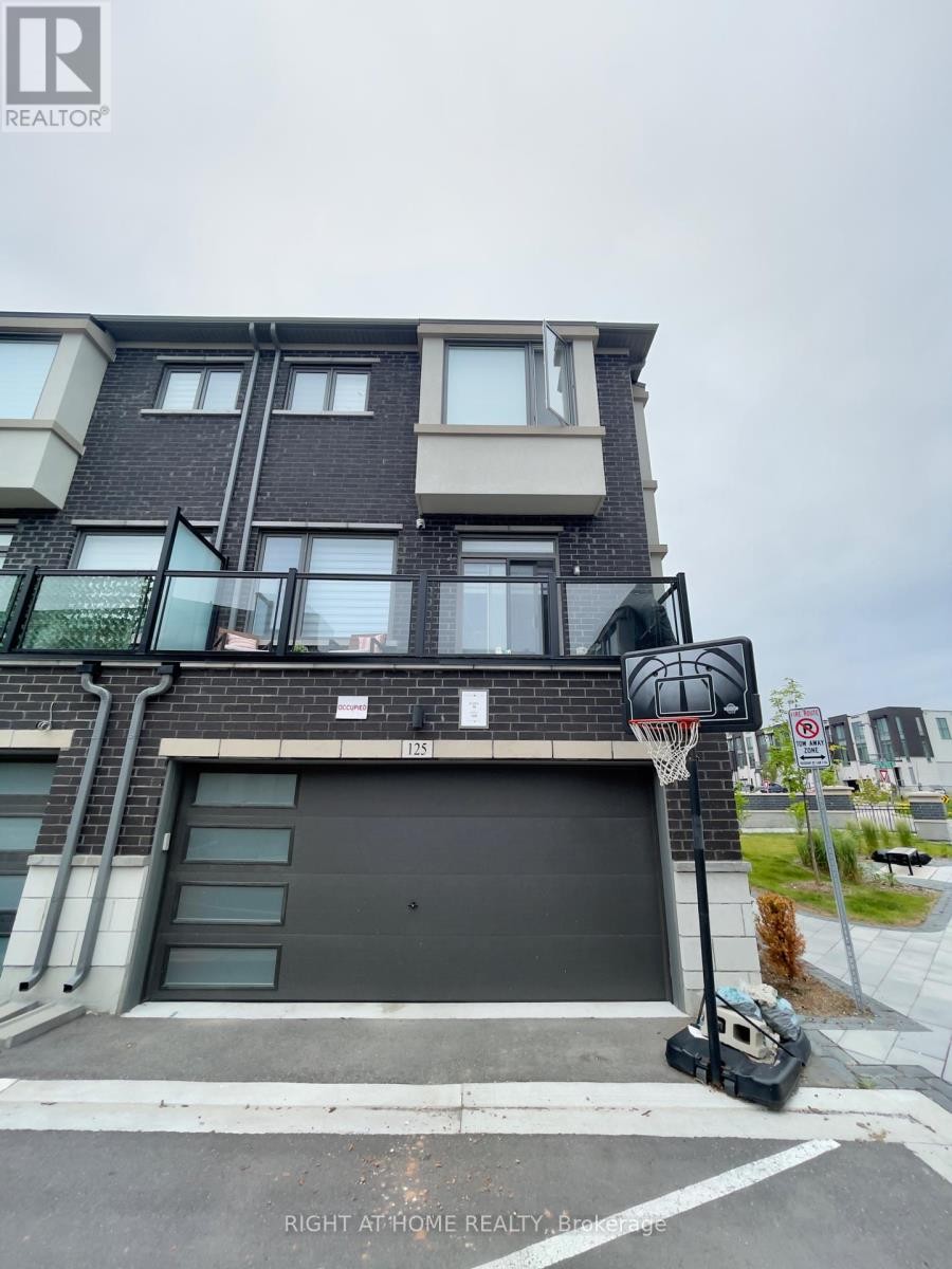 












125 CRIMSON FOREST DRIVE

,
Vaughan (Patterson),




Ontario
L6A5C4

