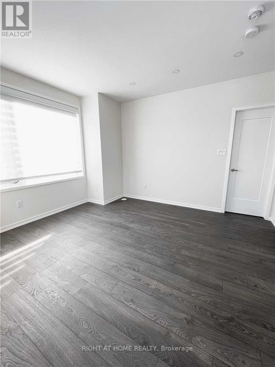 












125 CRIMSON FOREST DRIVE

,
Vaughan (Patterson),




Ontario
L6A5C4

