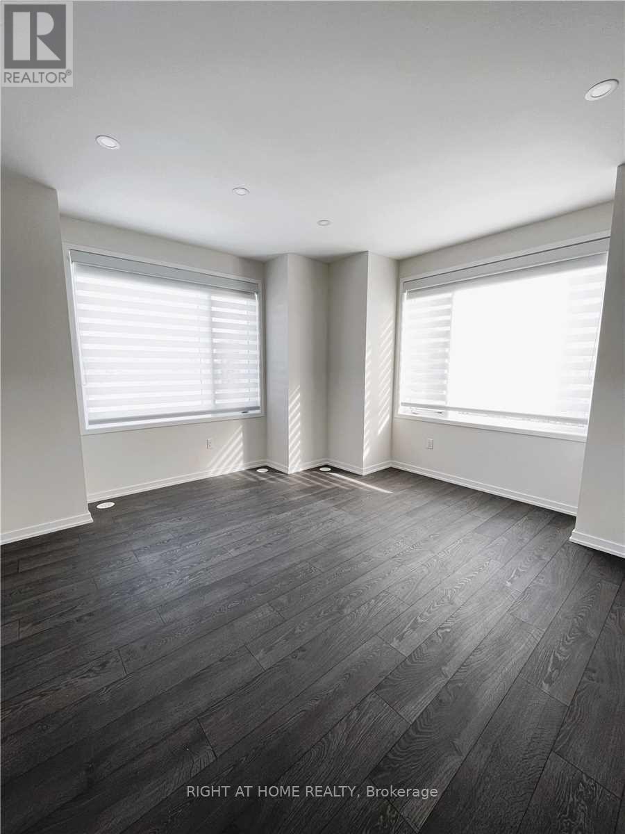 












125 CRIMSON FOREST DRIVE

,
Vaughan (Patterson),




Ontario
L6A5C4

