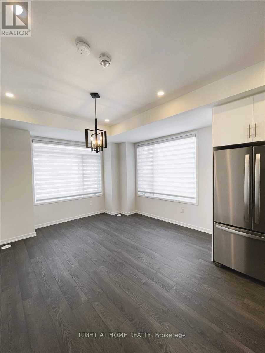 












125 CRIMSON FOREST DRIVE

,
Vaughan (Patterson),




Ontario
L6A5C4

