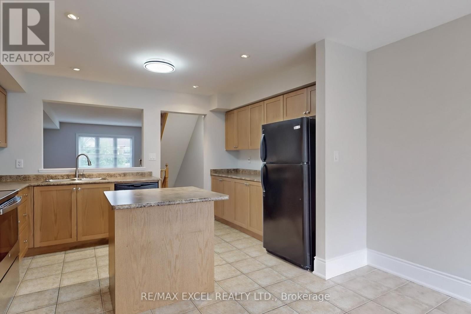 












74 SANCTUARY WAY

,
Markham (Greensborough),




Ontario
L6E0C2

