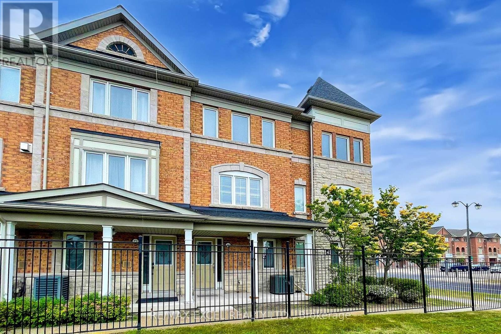 












74 SANCTUARY WAY

,
Markham (Greensborough),




Ontario
L6E0C2

