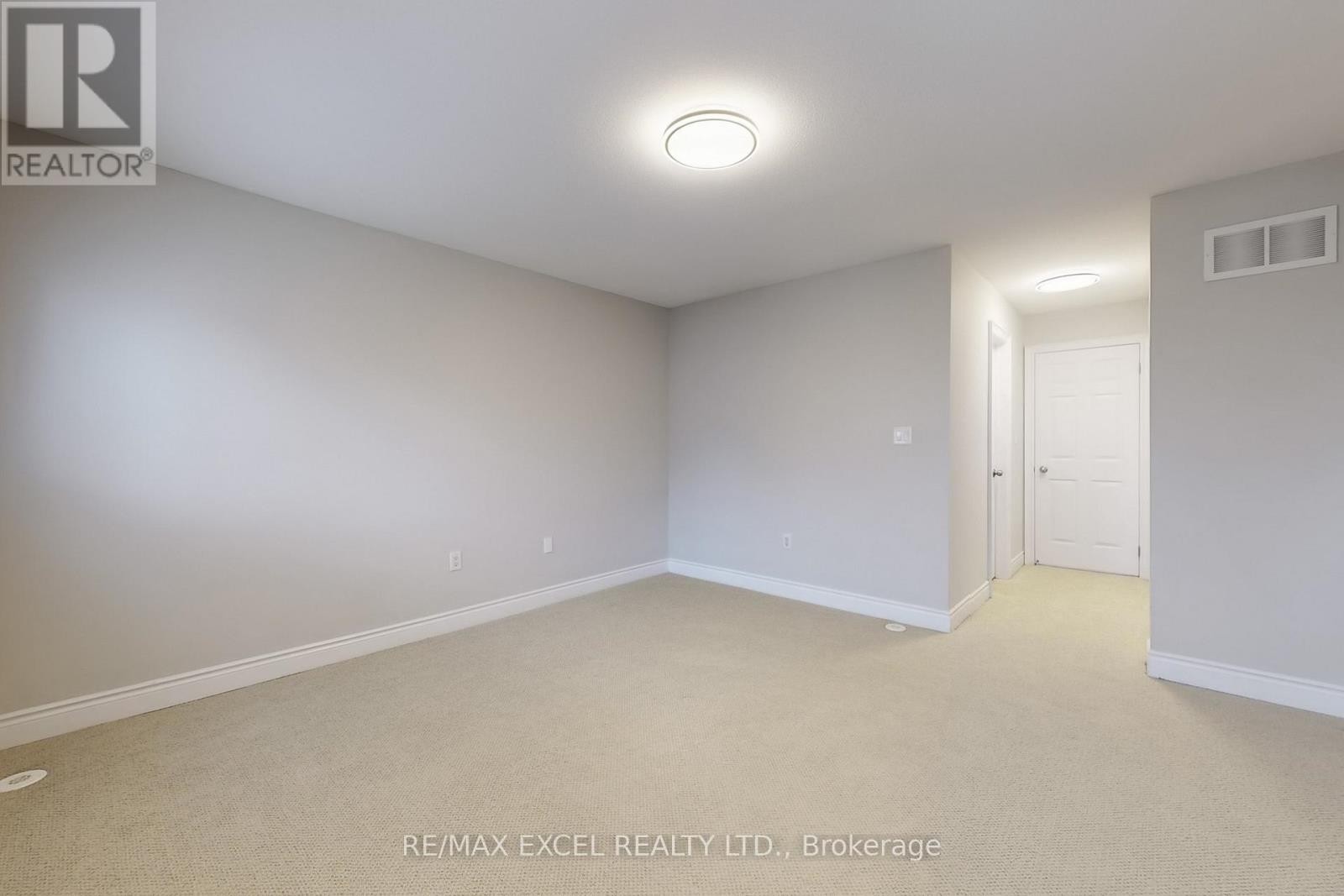 












74 SANCTUARY WAY

,
Markham (Greensborough),




Ontario
L6E0C2


