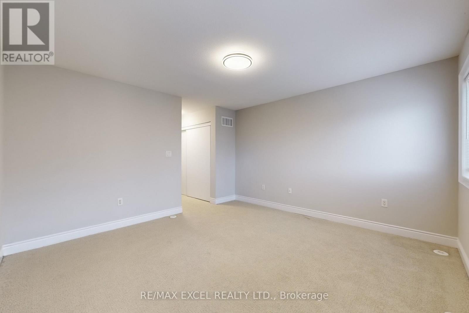 












74 SANCTUARY WAY

,
Markham (Greensborough),




Ontario
L6E0C2

