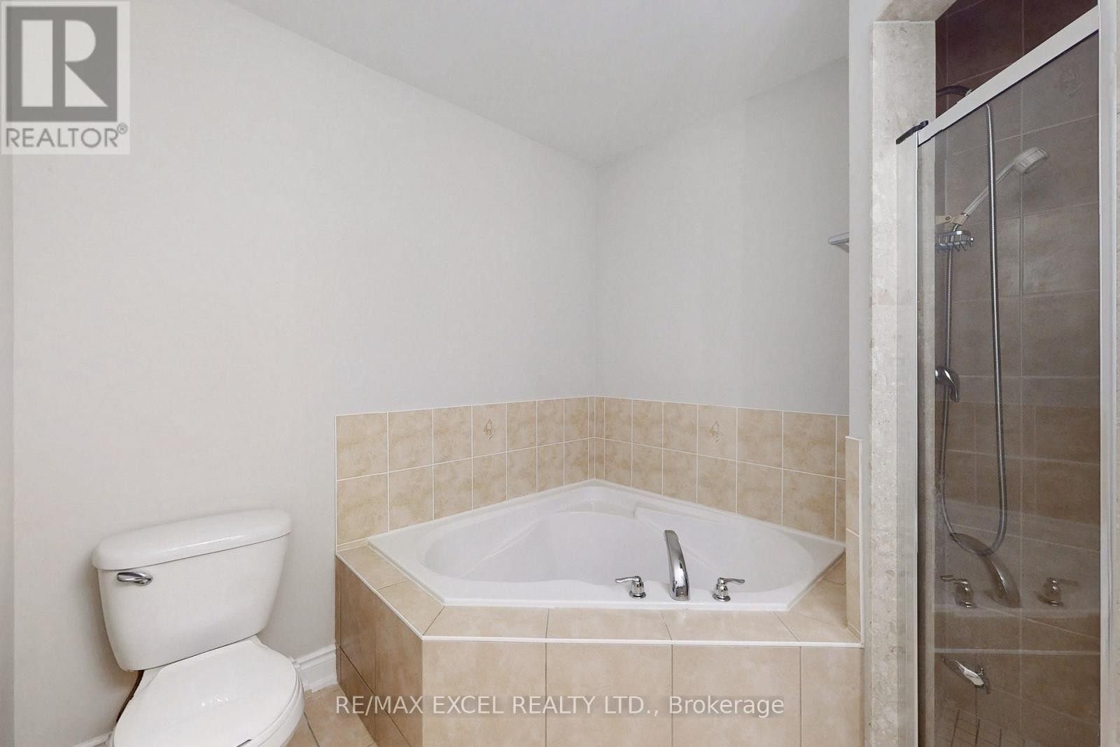 












74 SANCTUARY WAY

,
Markham (Greensborough),




Ontario
L6E0C2

