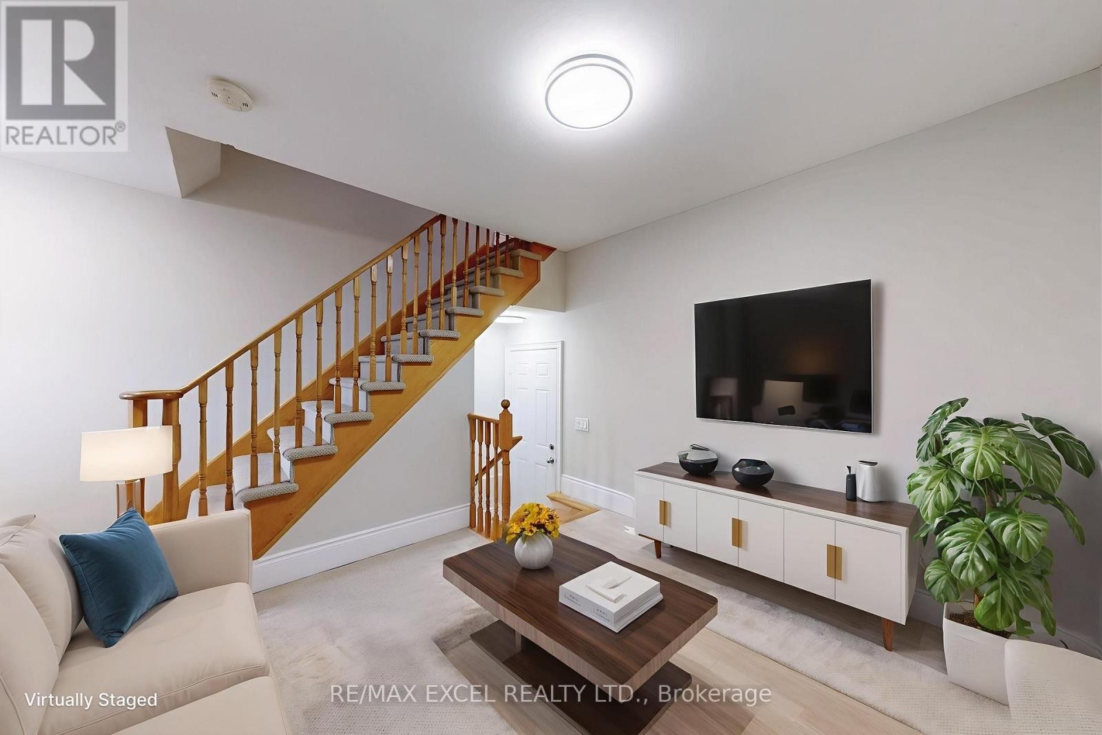 












74 SANCTUARY WAY

,
Markham (Greensborough),




Ontario
L6E0C2

