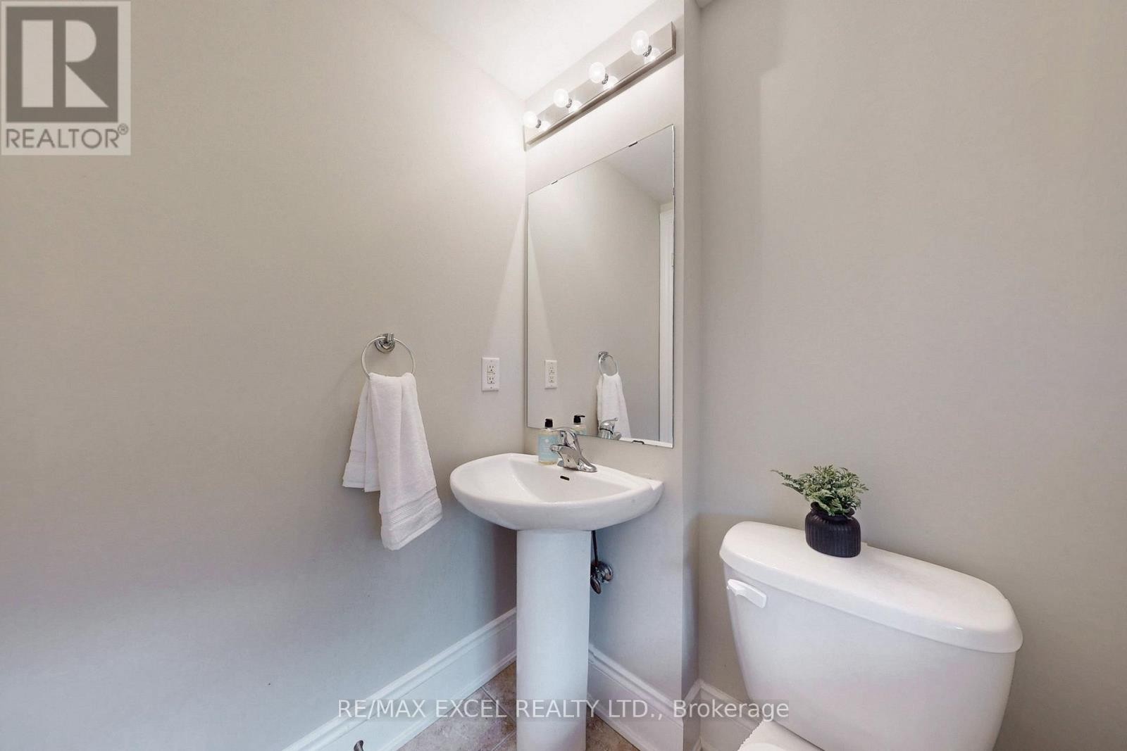 












74 SANCTUARY WAY

,
Markham (Greensborough),




Ontario
L6E0C2

