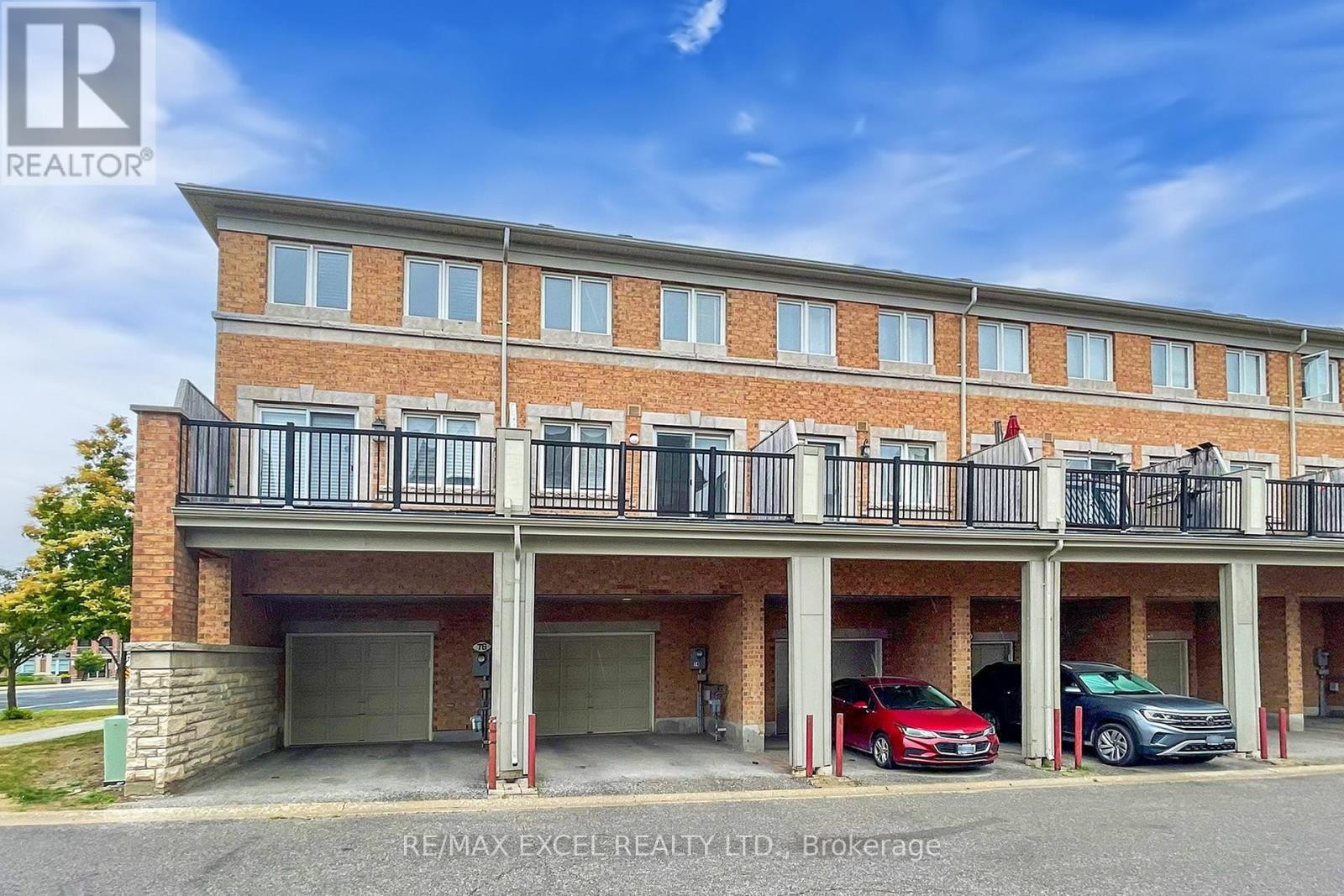 












74 SANCTUARY WAY

,
Markham (Greensborough),




Ontario
L6E0C2

