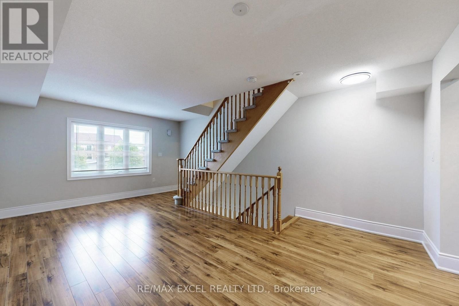 












74 SANCTUARY WAY

,
Markham (Greensborough),




Ontario
L6E0C2

