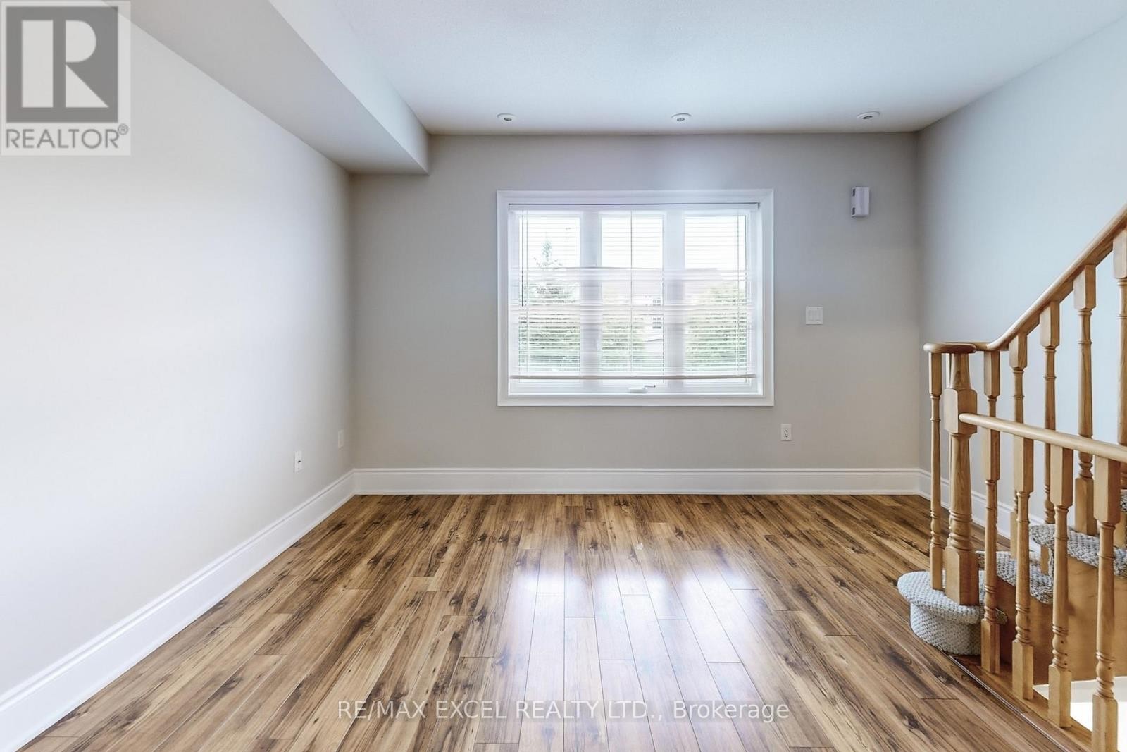 












74 SANCTUARY WAY

,
Markham (Greensborough),




Ontario
L6E0C2

