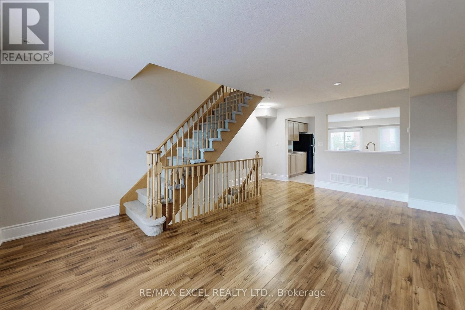 












74 SANCTUARY WAY

,
Markham (Greensborough),




Ontario
L6E0C2

