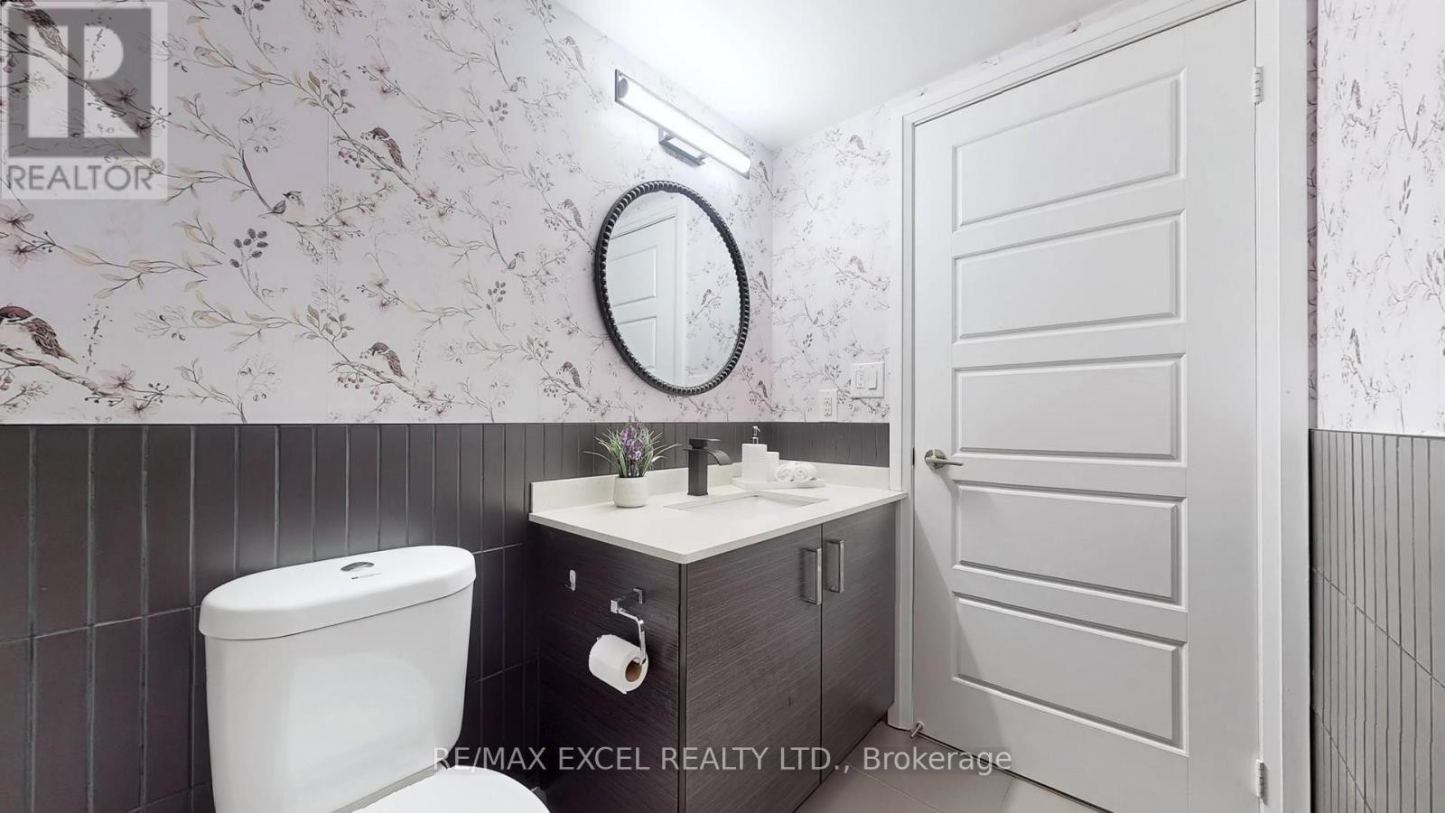 












1210 - 1 UPTOWN DRIVE

,
Markham (Unionville),




Ontario
L3R5C1

