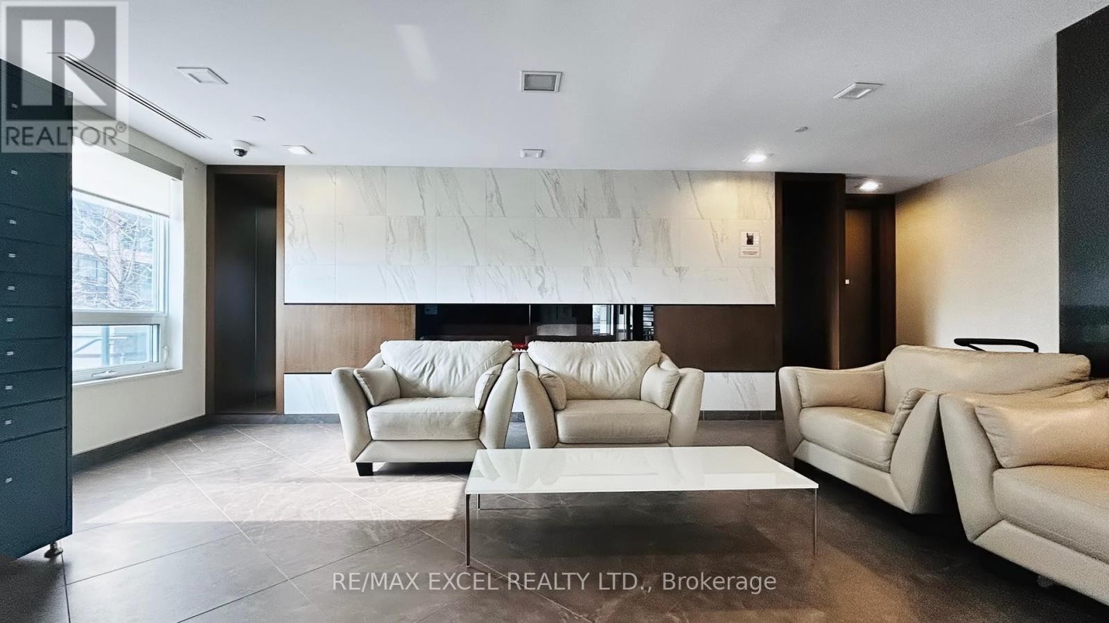 












1210 - 1 UPTOWN DRIVE

,
Markham (Unionville),




Ontario
L3R5C1

