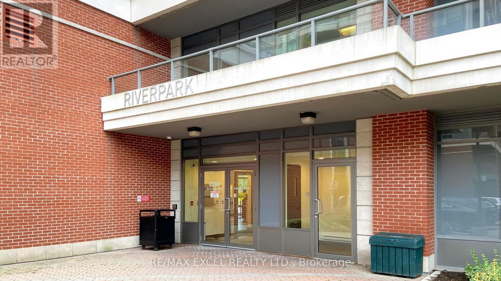 












1210 - 1 UPTOWN DRIVE

,
Markham (Unionville),




Ontario
L3R5C1

