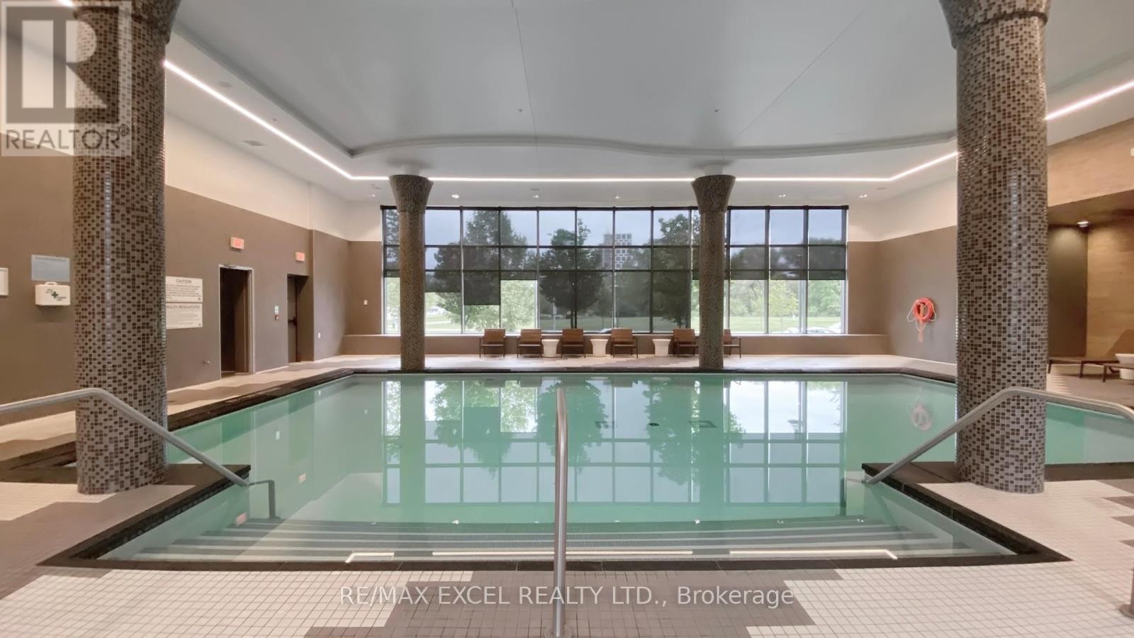 












1210 - 1 UPTOWN DRIVE

,
Markham (Unionville),




Ontario
L3R5C1

