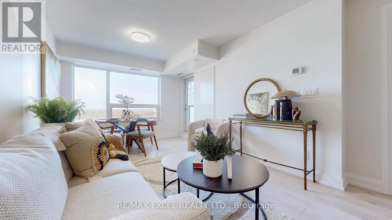 












1210 - 1 UPTOWN DRIVE

,
Markham (Unionville),




Ontario
L3R5C1

