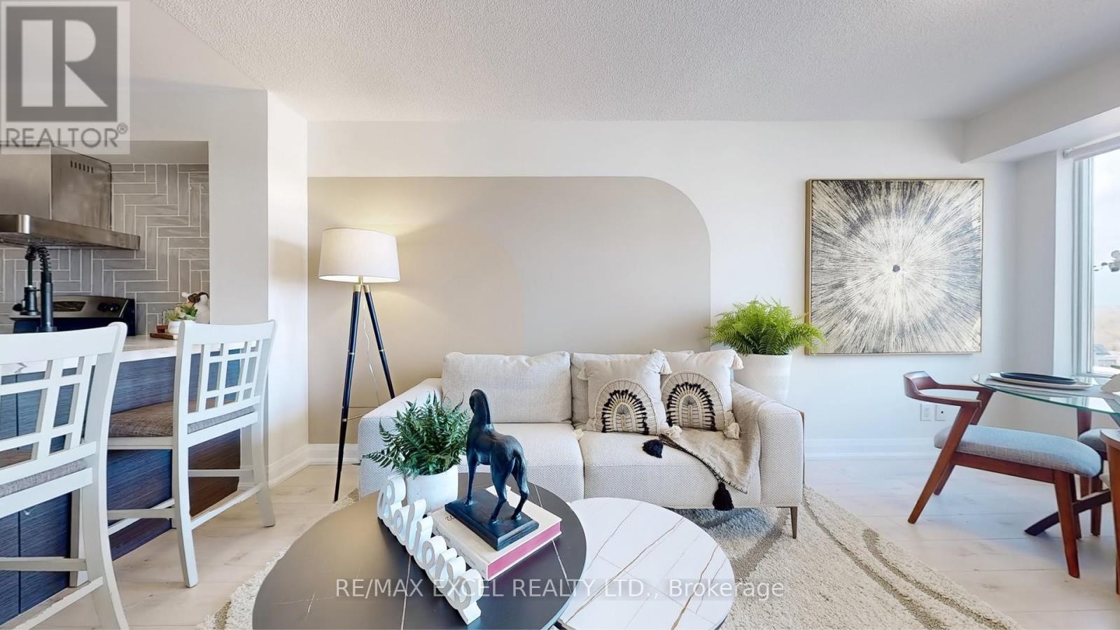 












1210 - 1 UPTOWN DRIVE

,
Markham (Unionville),




Ontario
L3R5C1

