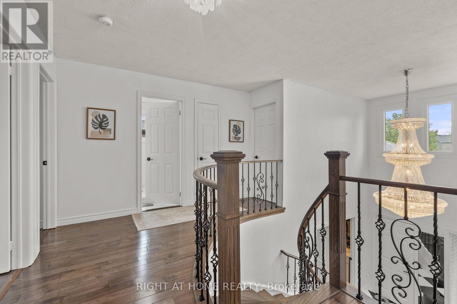 












4 DEENA PLACE

,
Markham (Middlefield),




Ontario
L3S3C6

