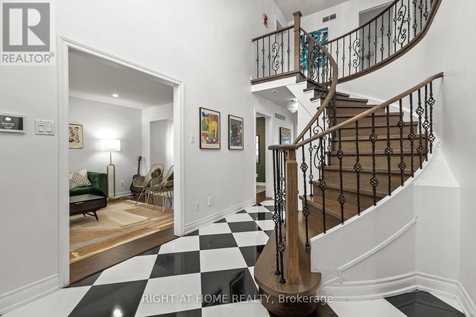 












4 DEENA PLACE

,
Markham (Middlefield),




Ontario
L3S3C6

